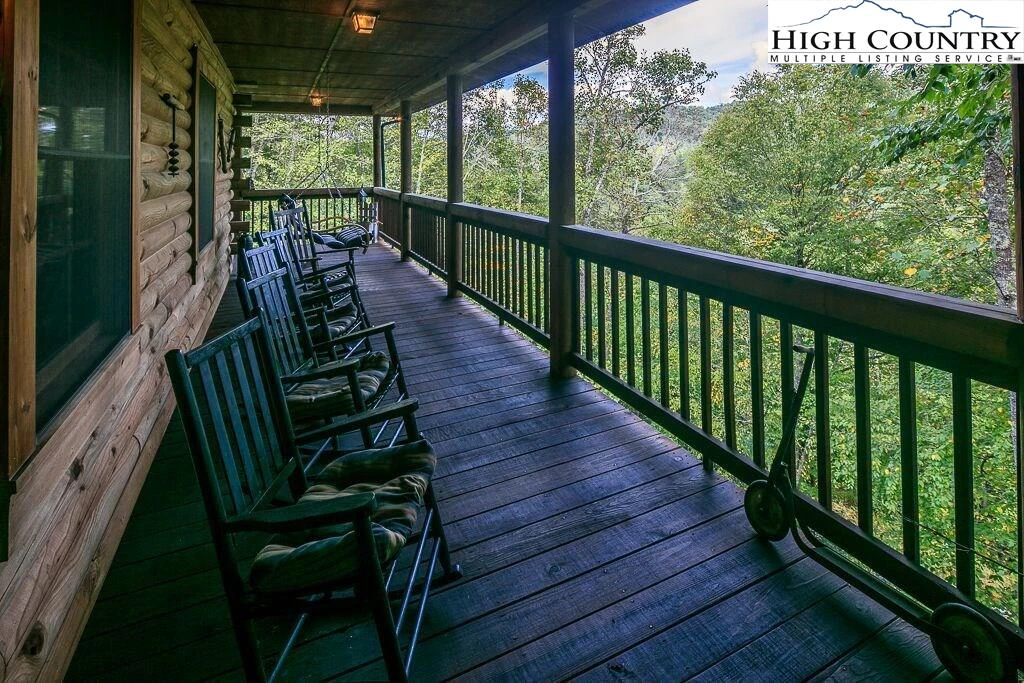 Image number 17 for the current listing