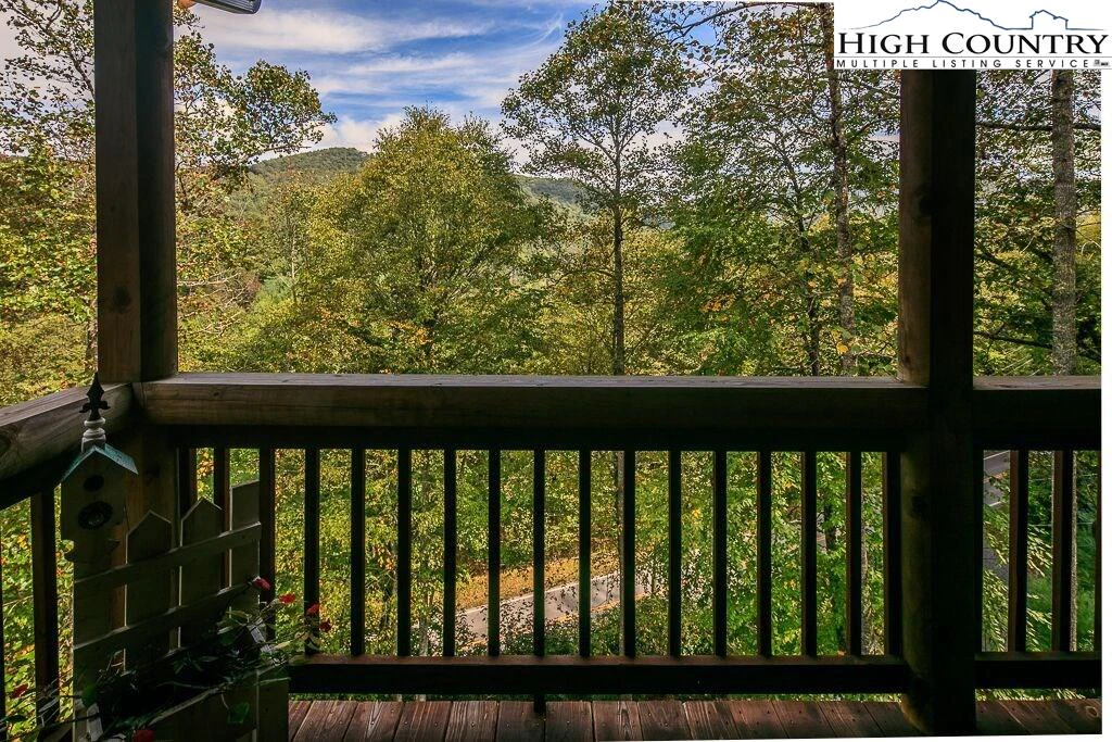 Image number 18 for the current listing