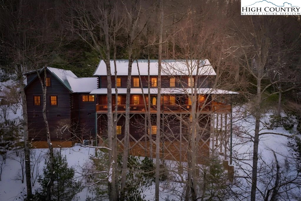 Image number 1 for the current listing