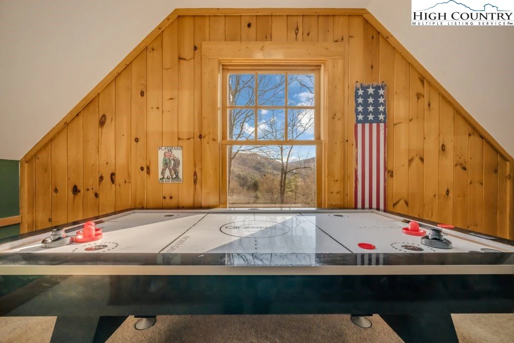 Image number 4 for the current listing