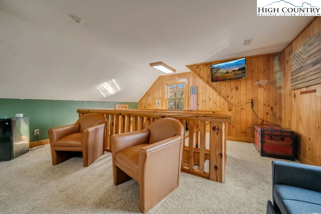 Image number 5 for the current listing