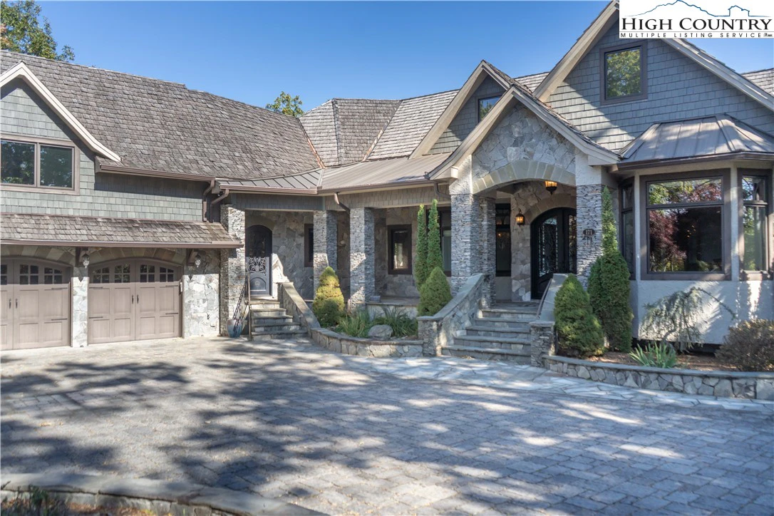 Image number 11 for the current listing
