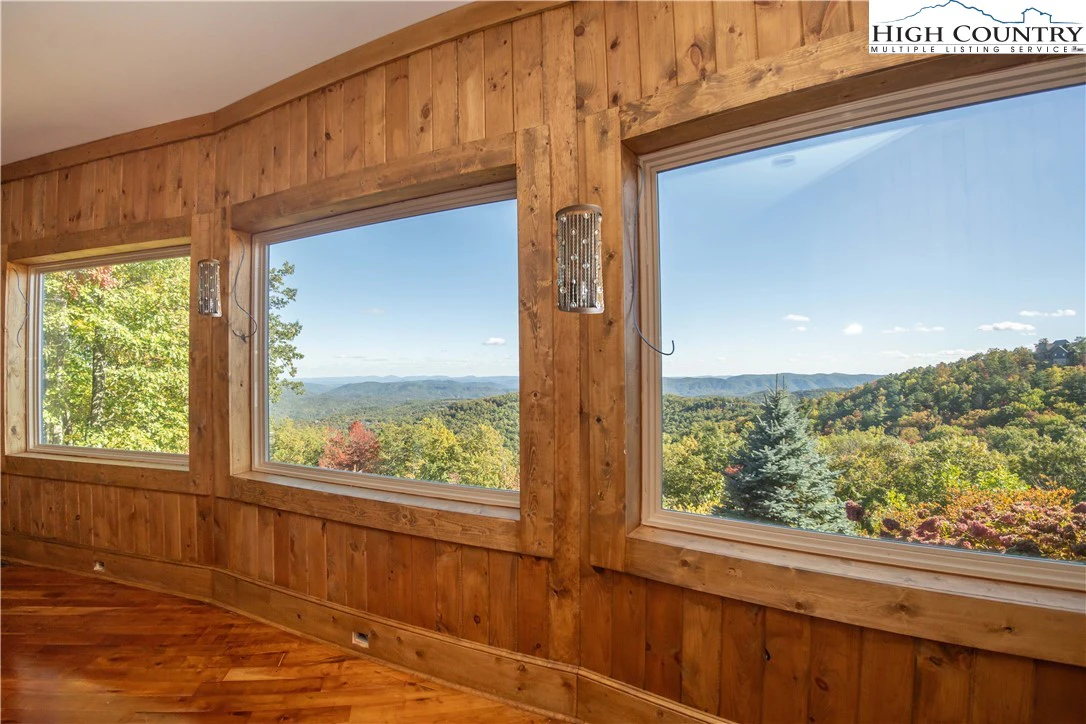 Image number 5 for the current listing