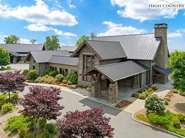 Image number 2 for the current listing