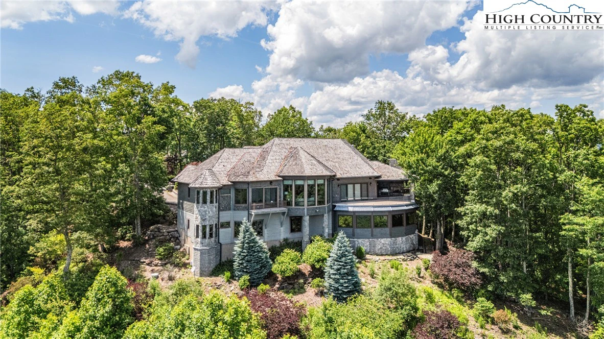 Image number 13 for the current listing