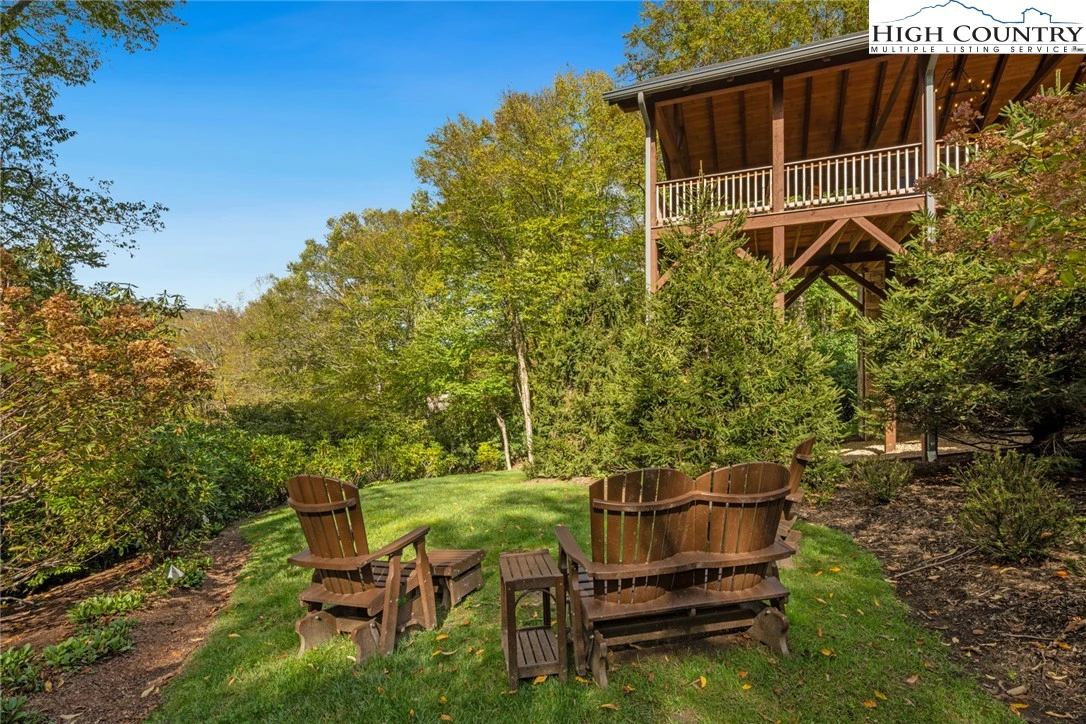 Image number 17 for the current listing