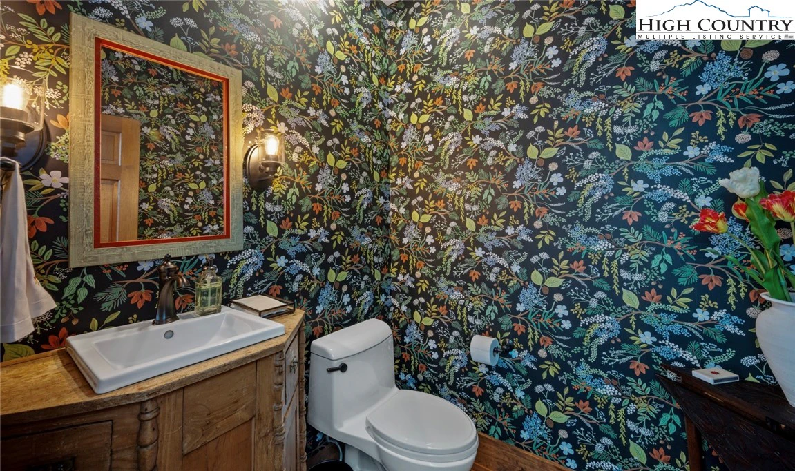 Image number 12 for the current listing