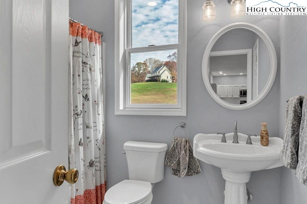 Image number 6 for the current listing