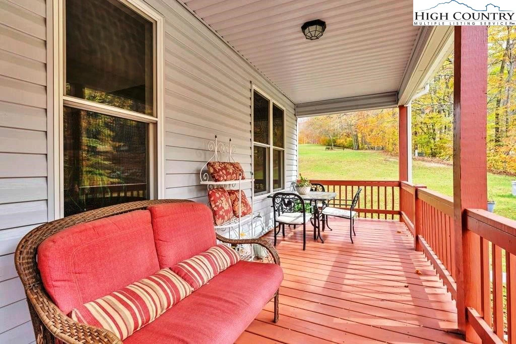 Image number 16 for the current listing