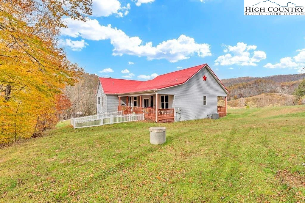 Image number 27 for the current listing