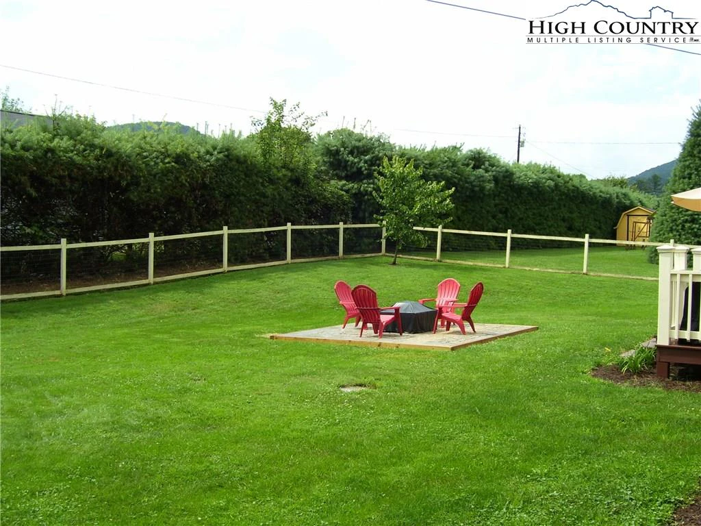 Image number 17 for the current listing