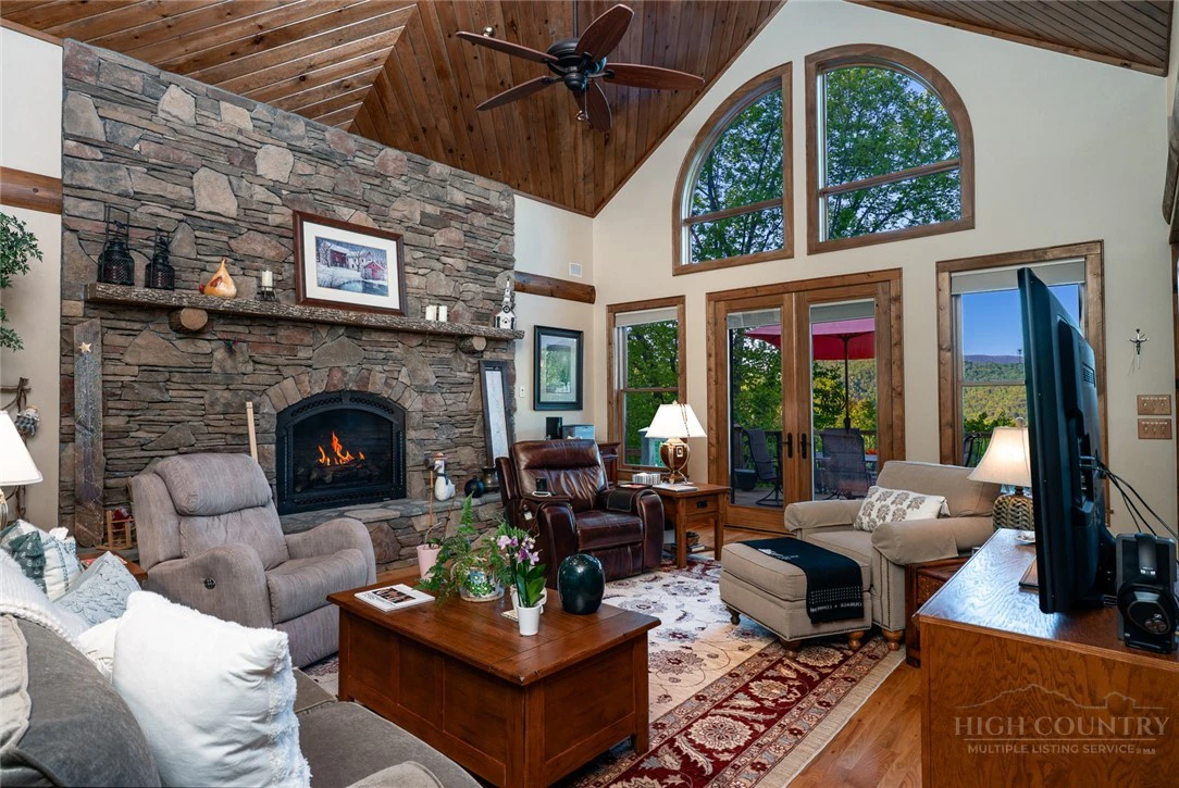 Image number 5 for the current listing