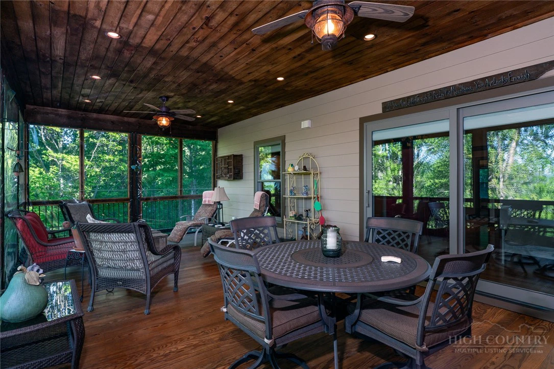 Image number 8 for the current listing