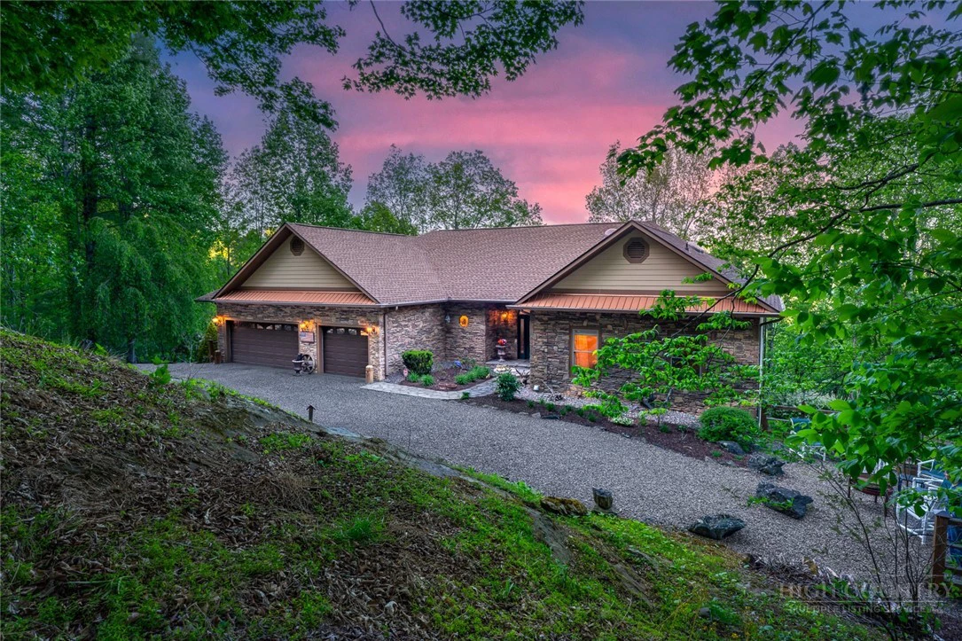Image number 11 for the current listing