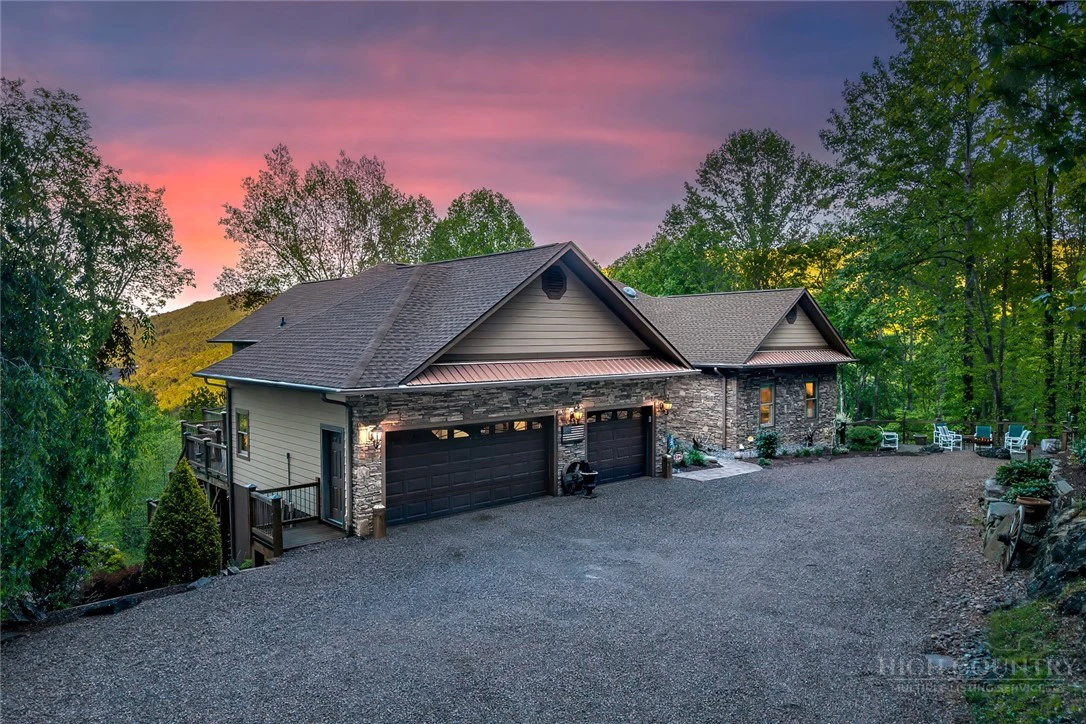 Image number 12 for the current listing