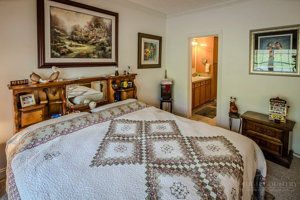 Image number 8 for the current listing