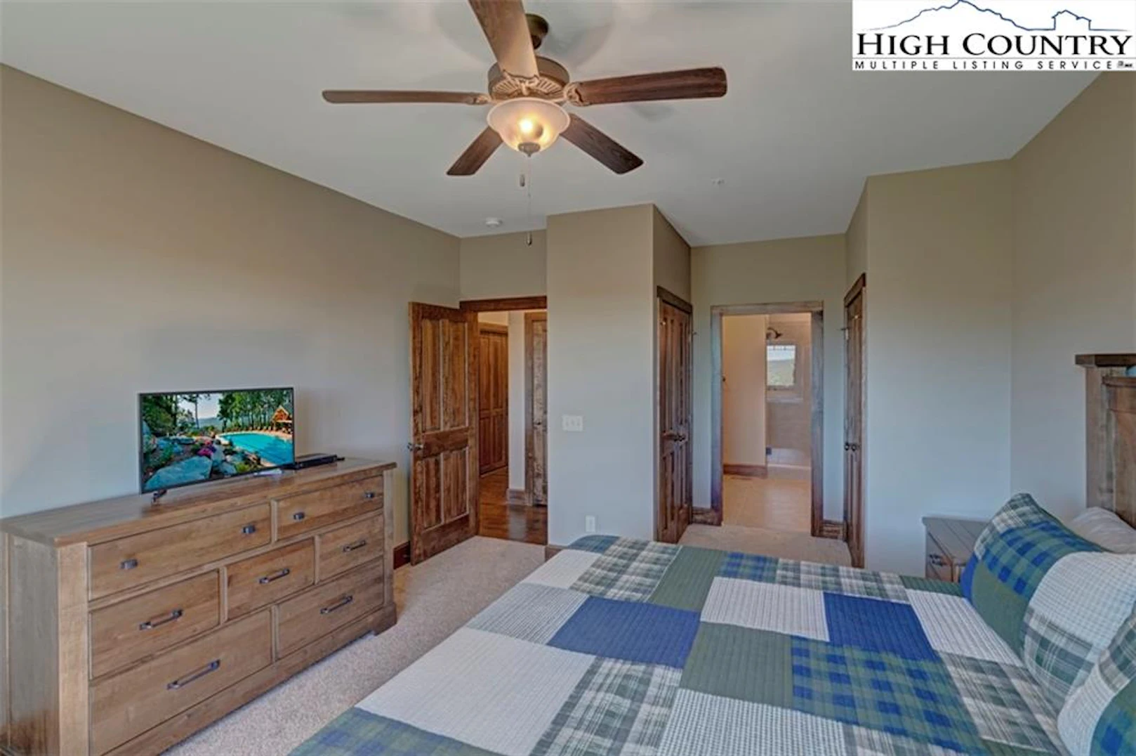 Image number 2 for the current listing