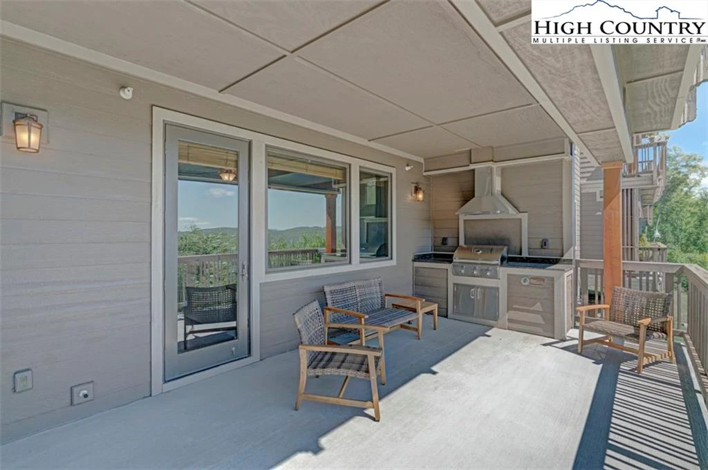 Image number 21 for the current listing