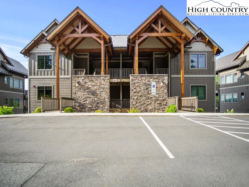 Image number 9 for the current listing