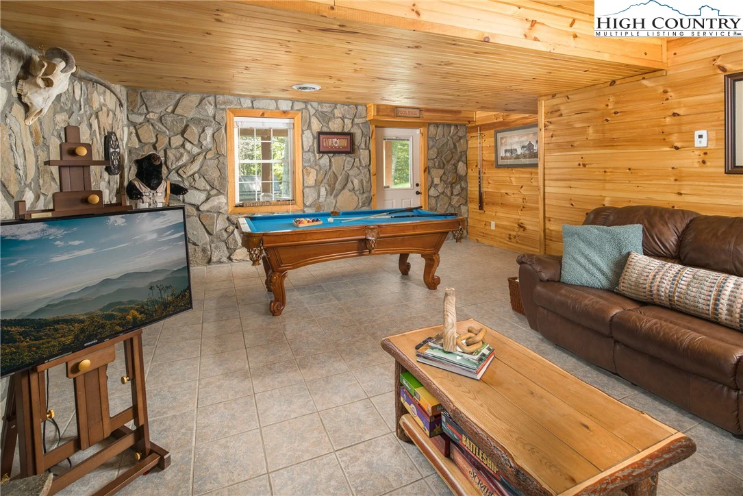 Image number 5 for the current listing