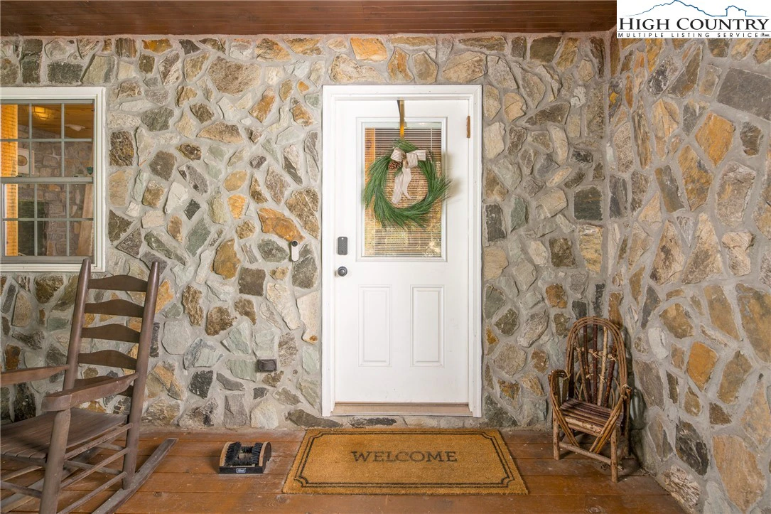 Image number 12 for the current listing