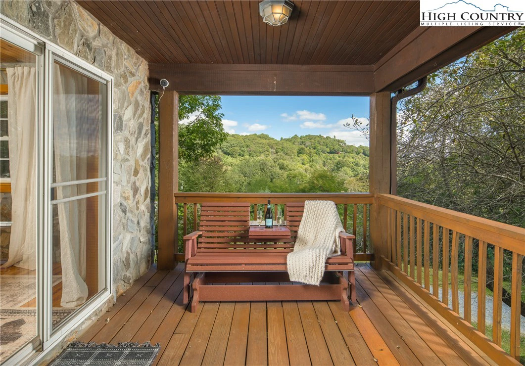 Image number 13 for the current listing
