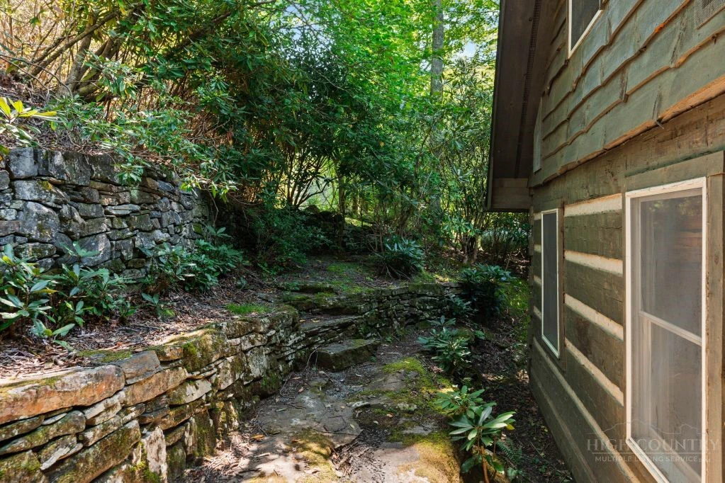 Image number 5 for the current listing
