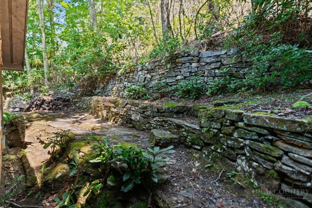 Image number 6 for the current listing