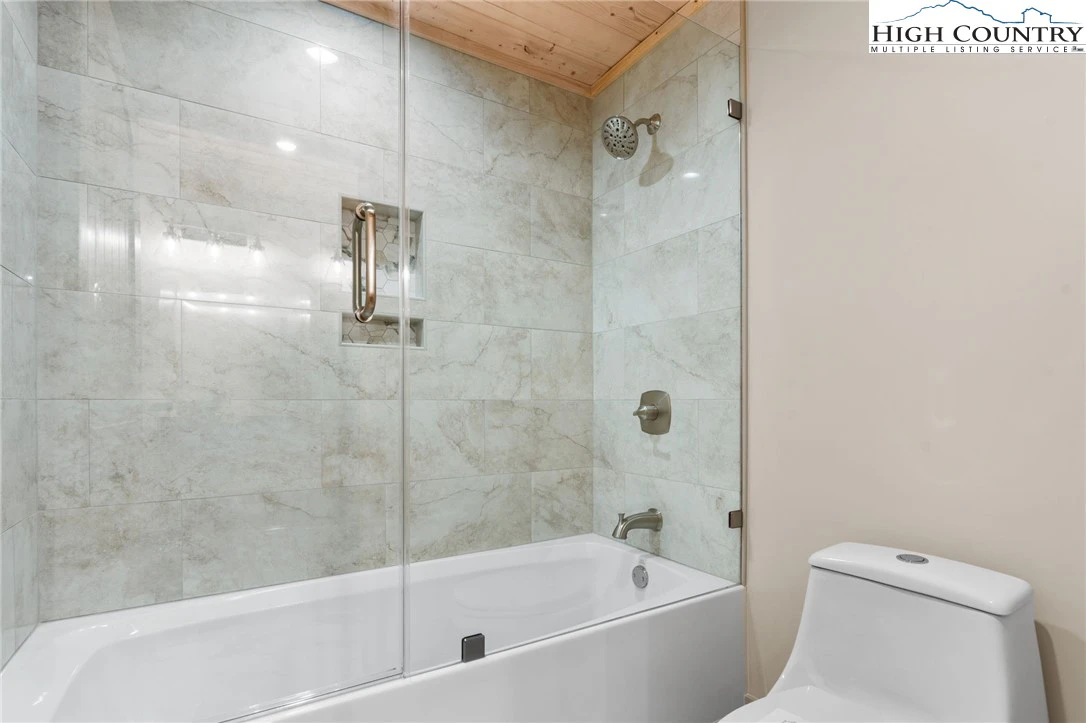 Image number 6 for the current listing
