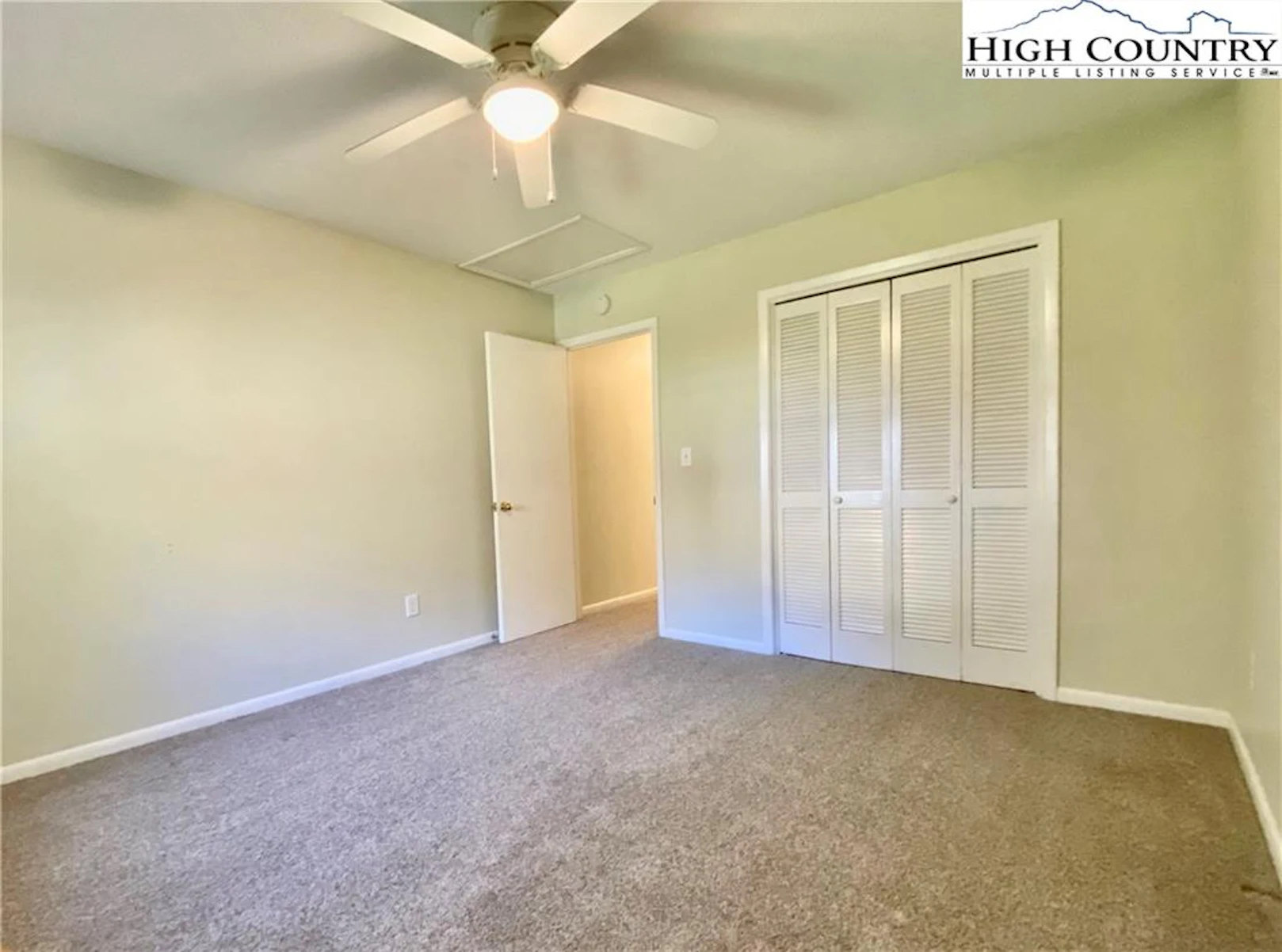 Image number 11 for the current listing