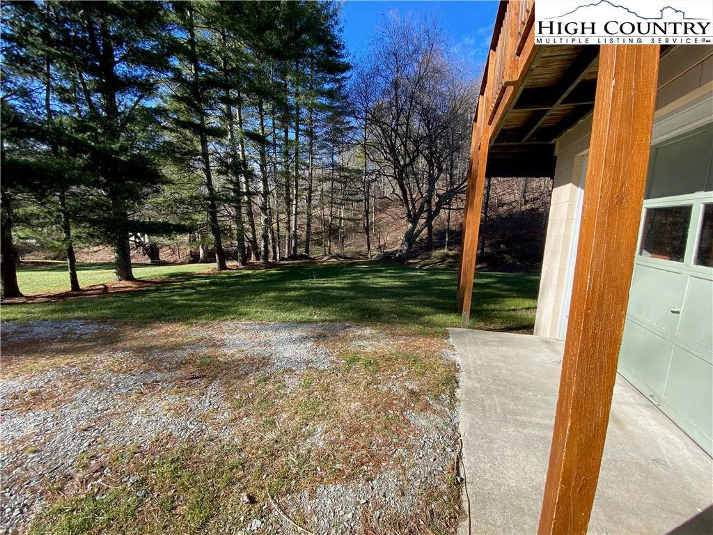 Image number 13 for the current listing