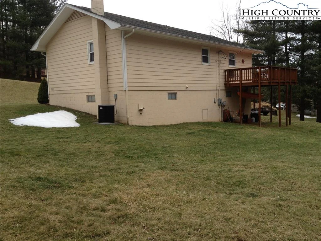 Image number 18 for the current listing