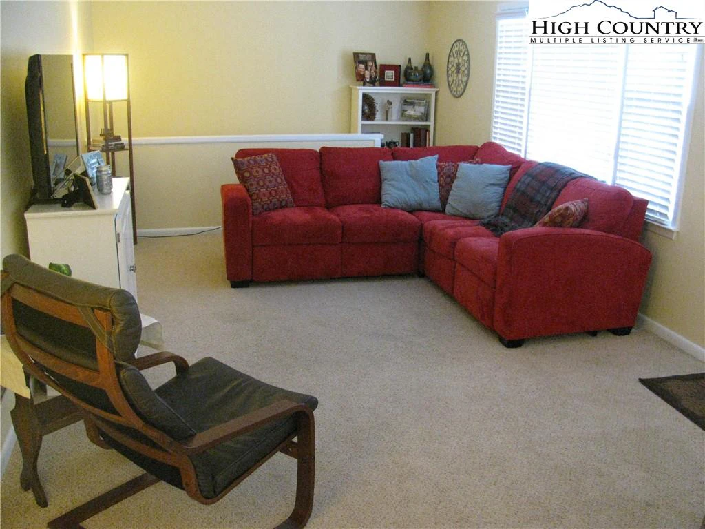 Image number 20 for the current listing