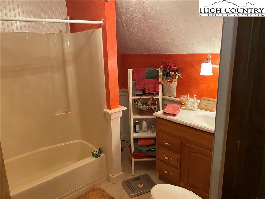 Image number 7 for the current listing