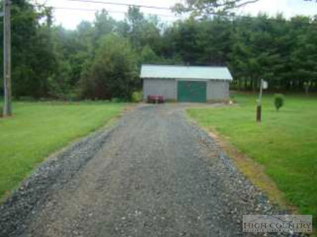 Image number 11 for the current listing