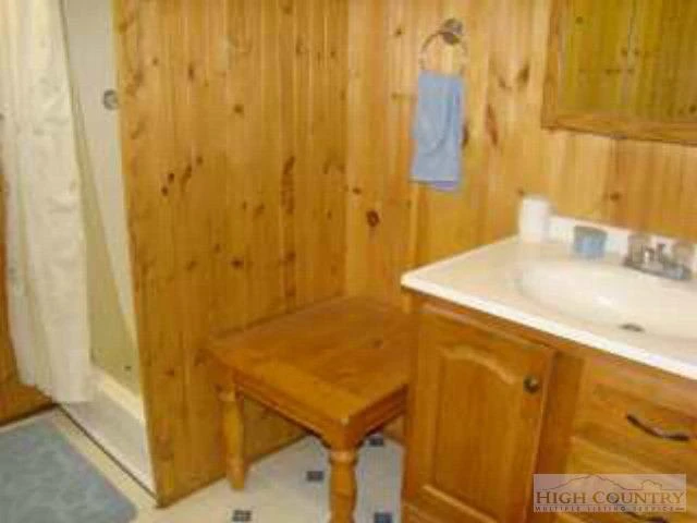 Image number 18 for the current listing