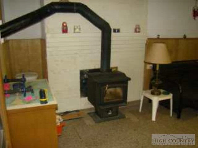 Image number 15 for the current listing