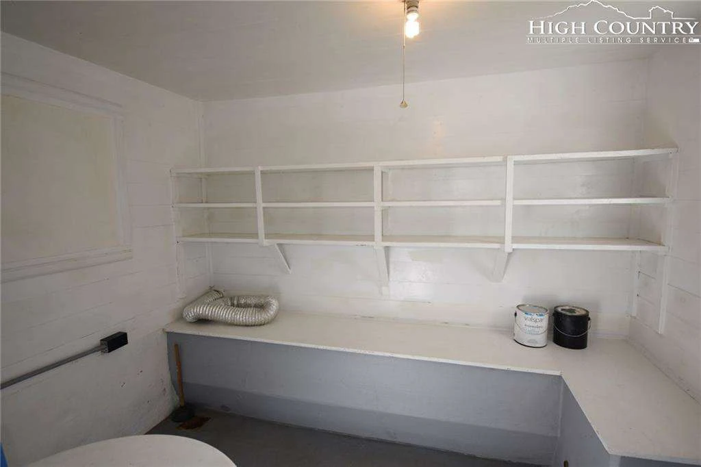 Image number 2 for the current listing