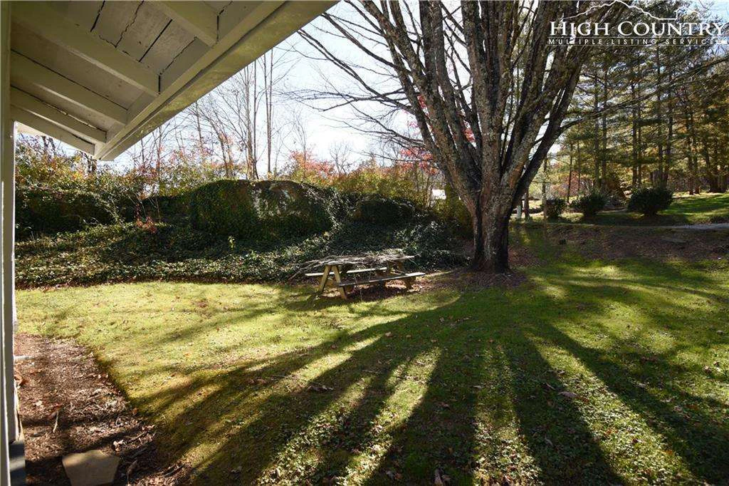 Image number 5 for the current listing