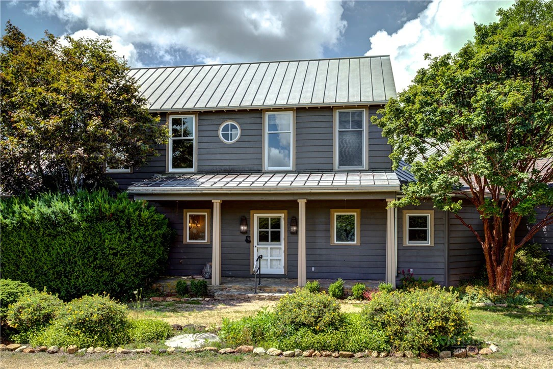 Image number 2 for the current listing