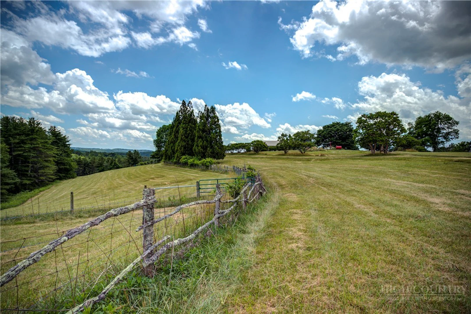 Image number 8 for the current listing
