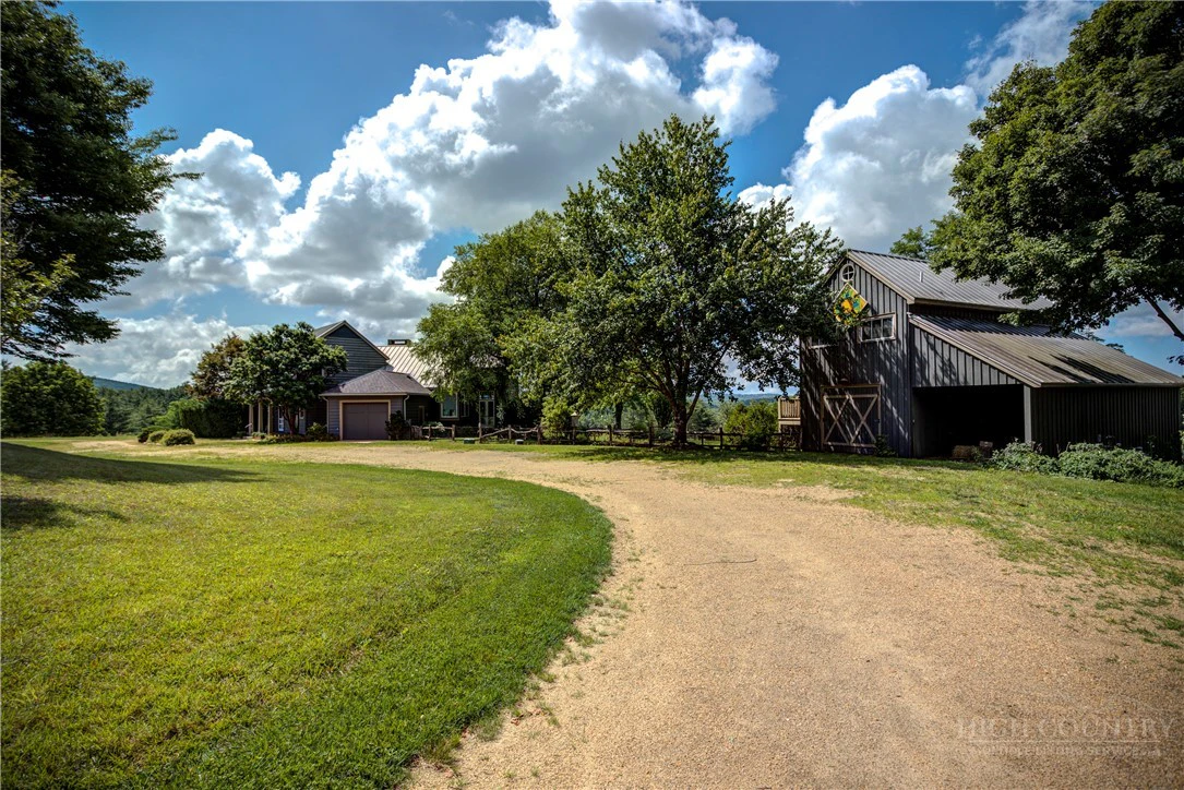 Image number 13 for the current listing