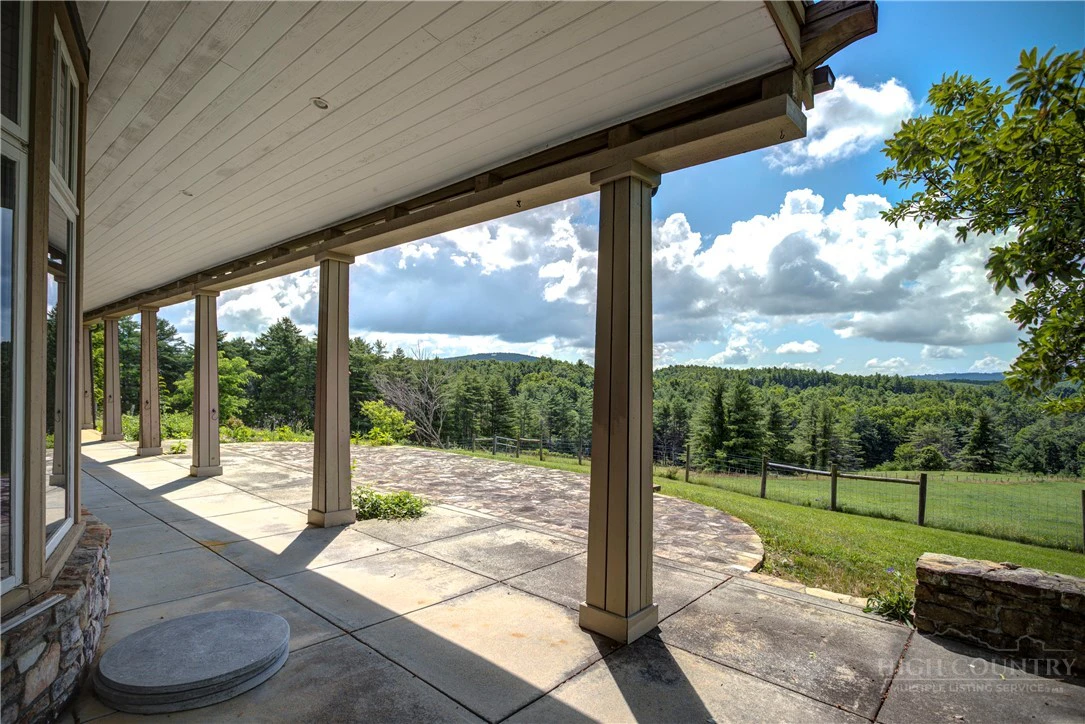 Image number 21 for the current listing