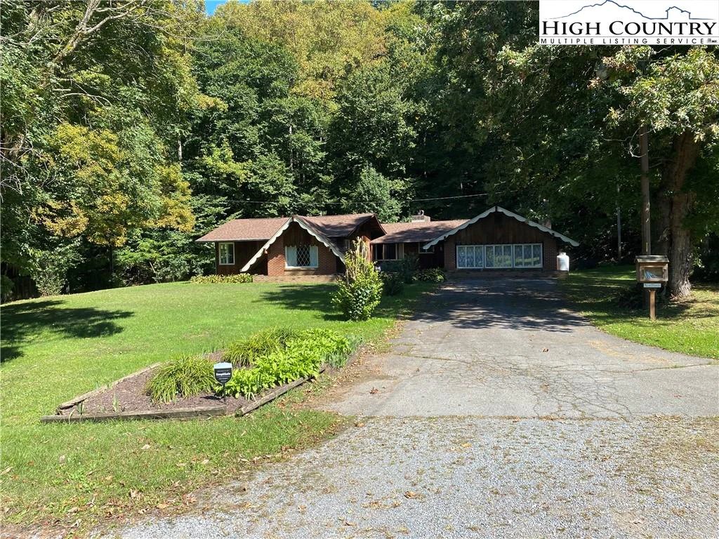 Image number 1 for the current listing