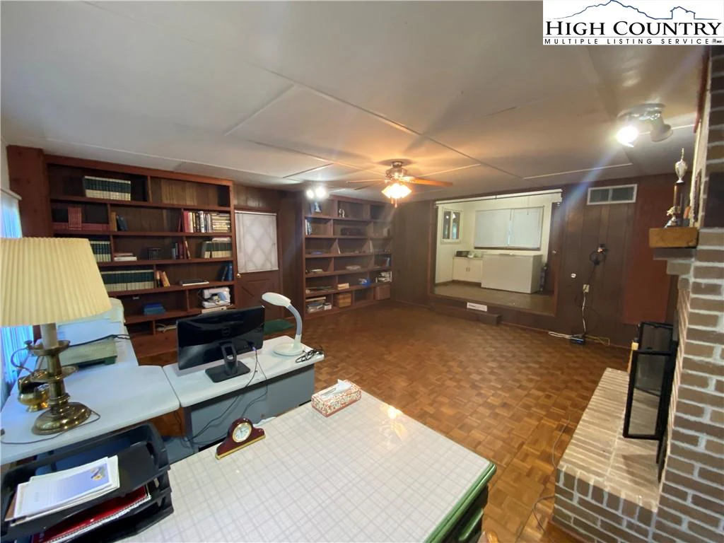 Image number 10 for the current listing