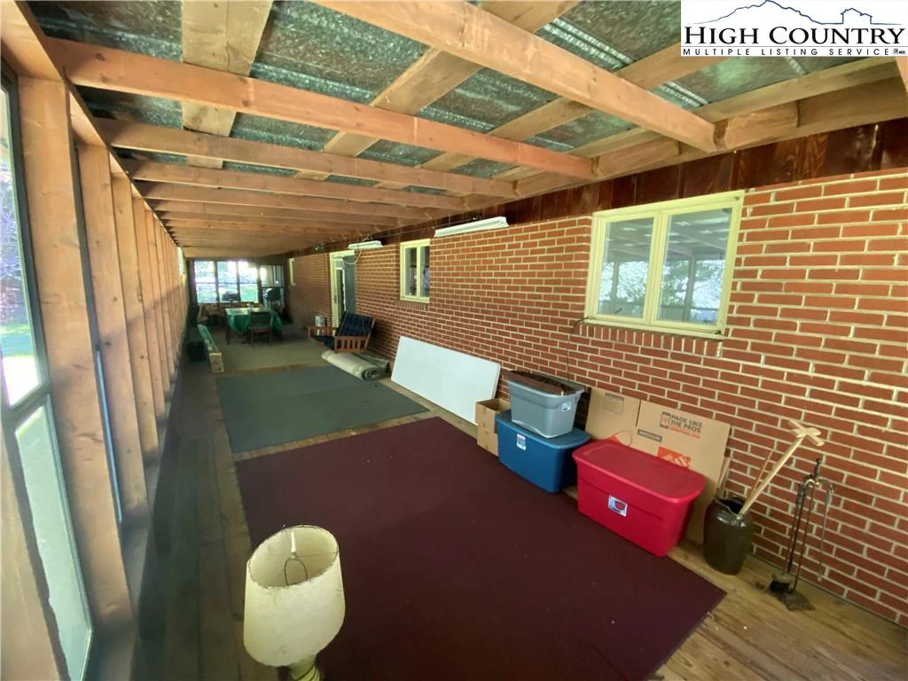 Image number 2 for the current listing