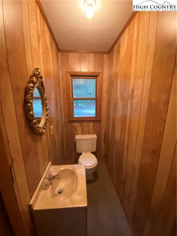 Image number 17 for the current listing