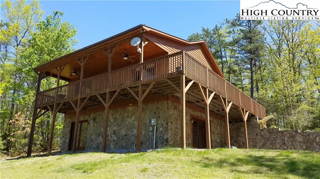 Image number 1 for the current listing