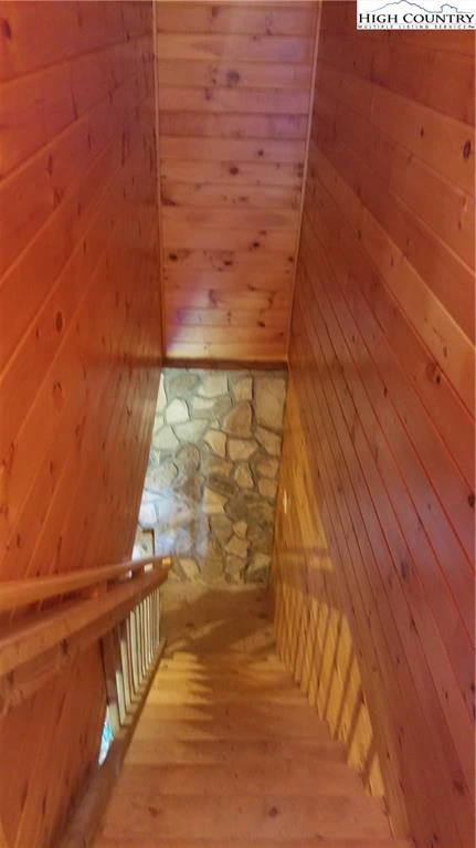 Image number 7 for the current listing