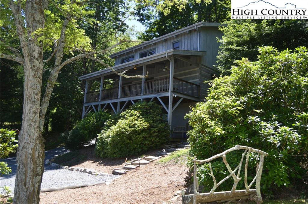 Image number 1 for the current listing